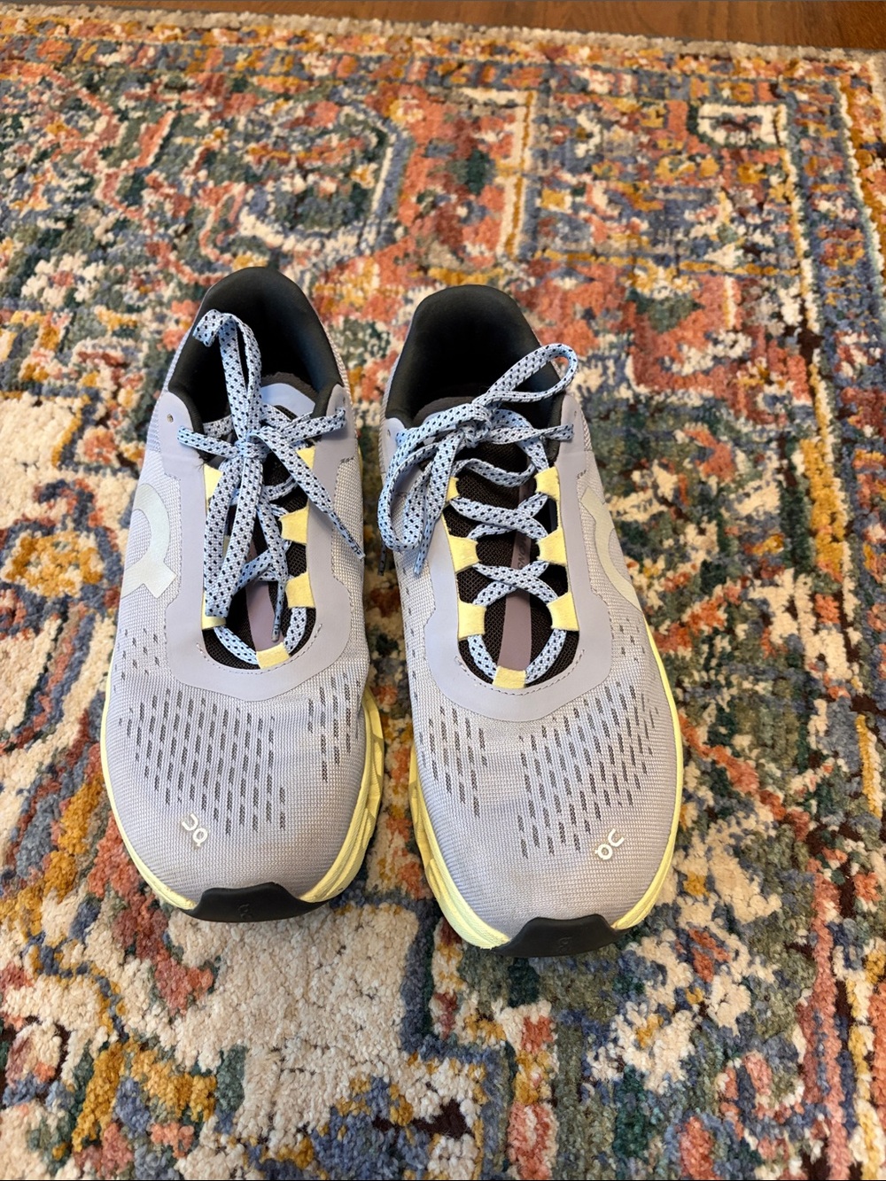 On Running Kids Sneakers in Light Gray with Yellow Accents